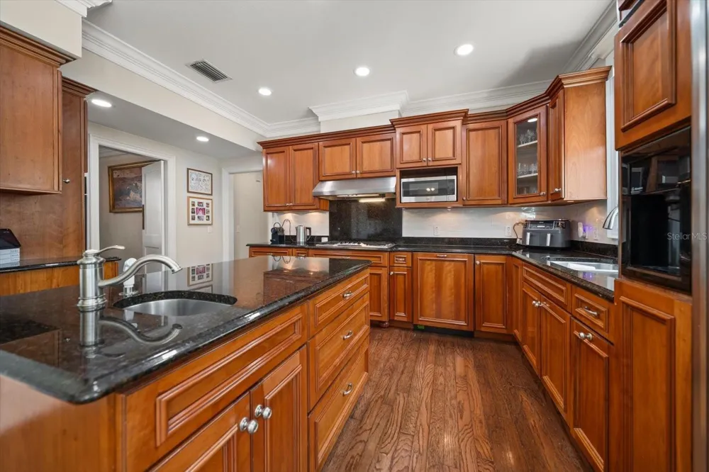 1322 GOLF VIEW DRIVE Belleair, FL 33756