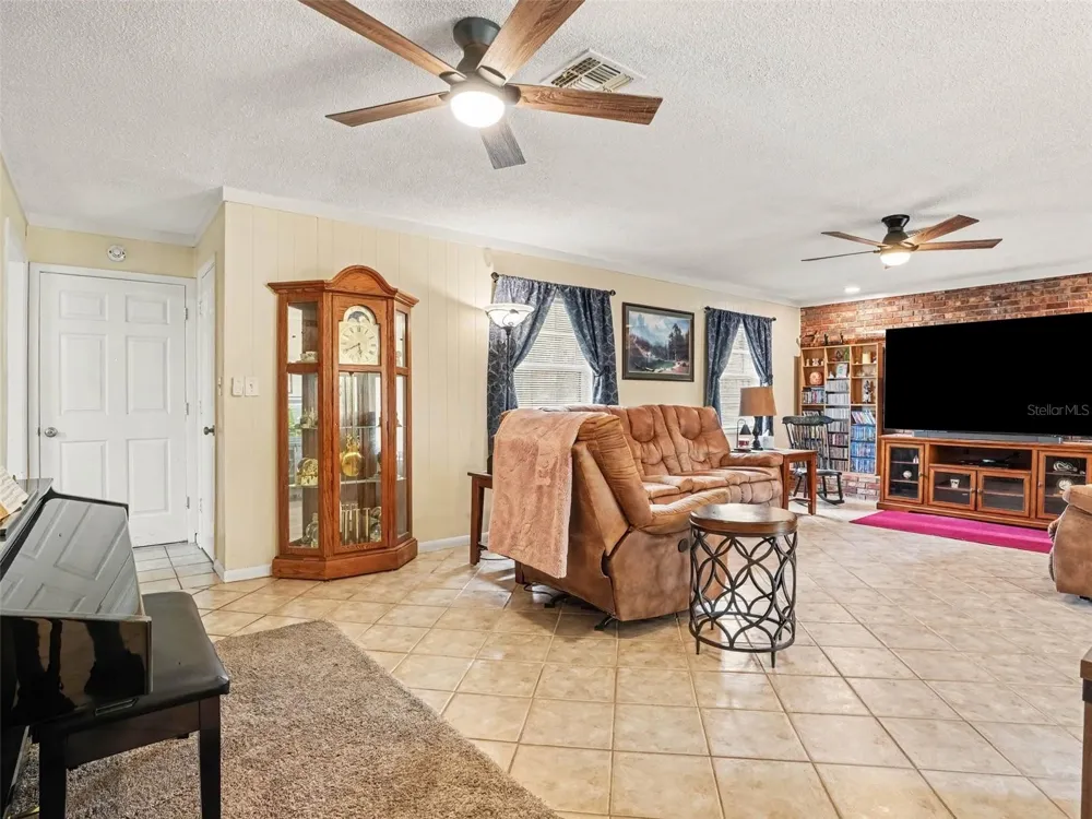 2811 JOHN DAVID PLACE Lakeland, FL 33811