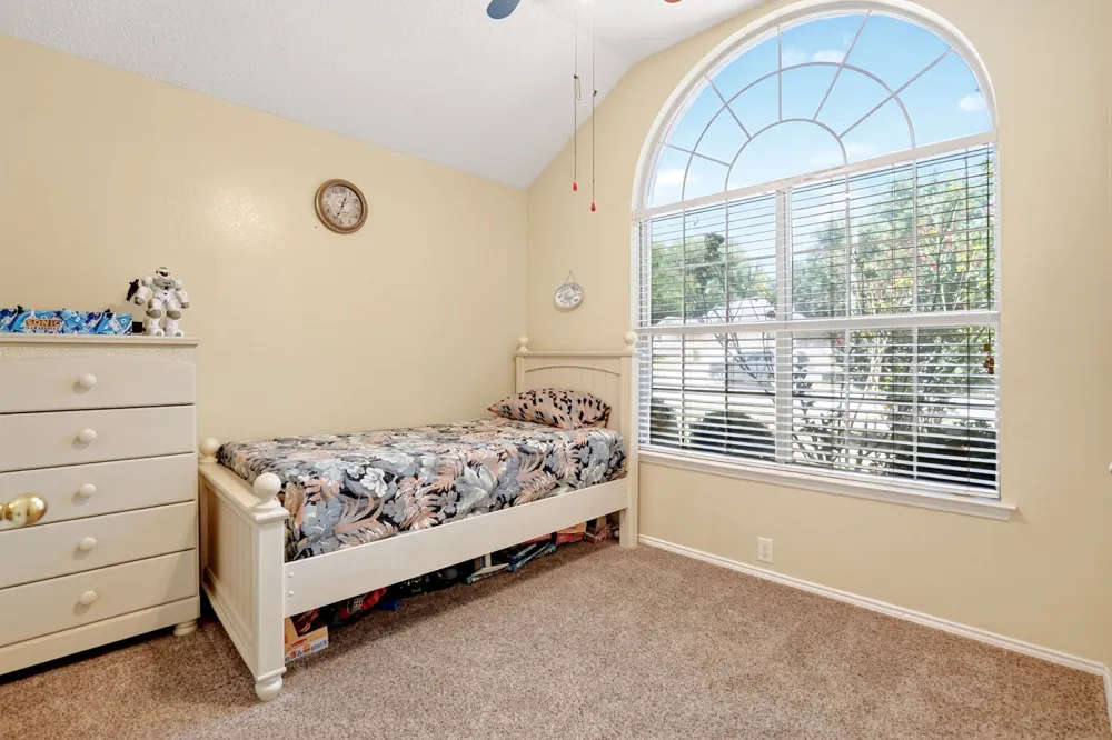 306 Branch Bend Euless, TX 76039