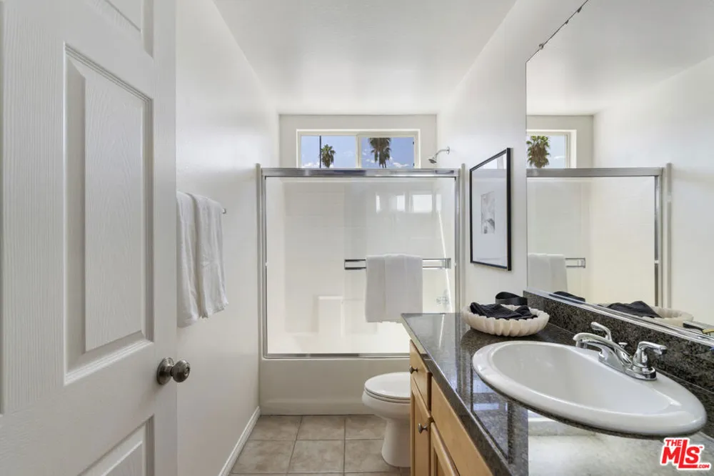 14548 Evan Way Van Nuys, CA 91411