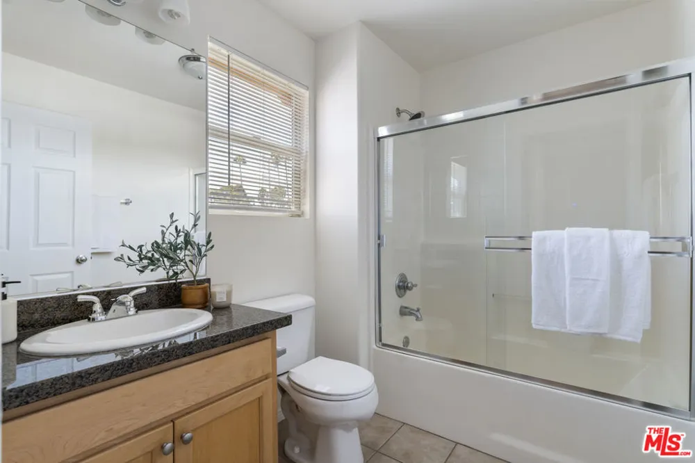14548 Evan Way Van Nuys, CA 91411