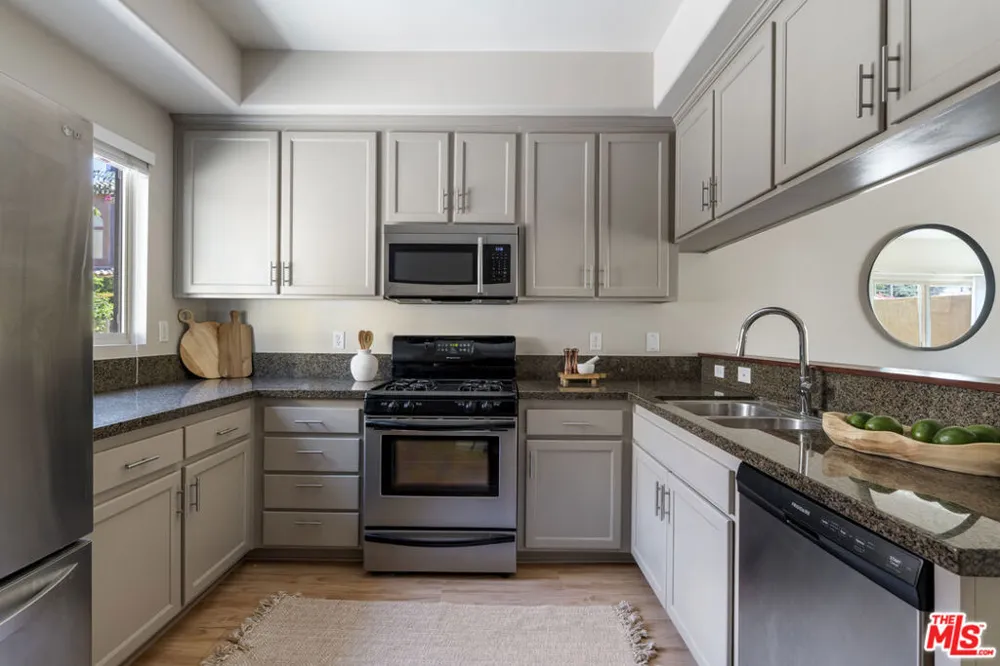 14548 Evan Way Van Nuys, CA 91411
