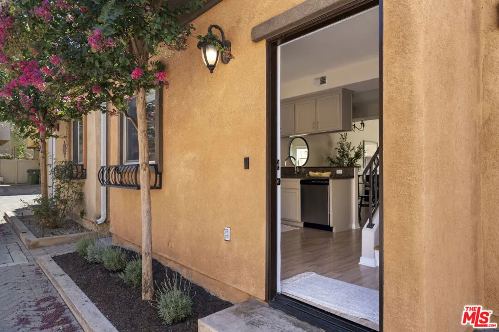 14548 Evan Way Van Nuys, CA 91411