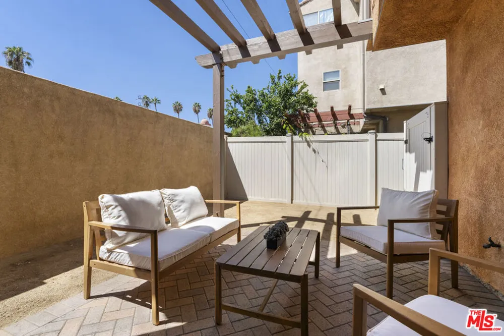 14548 Evan Way Van Nuys, CA 91411