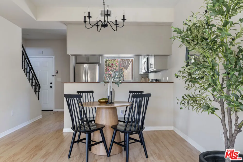 14548 Evan Way Van Nuys, CA 91411