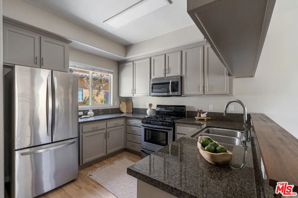 14548 Evan Way Van Nuys, CA 91411