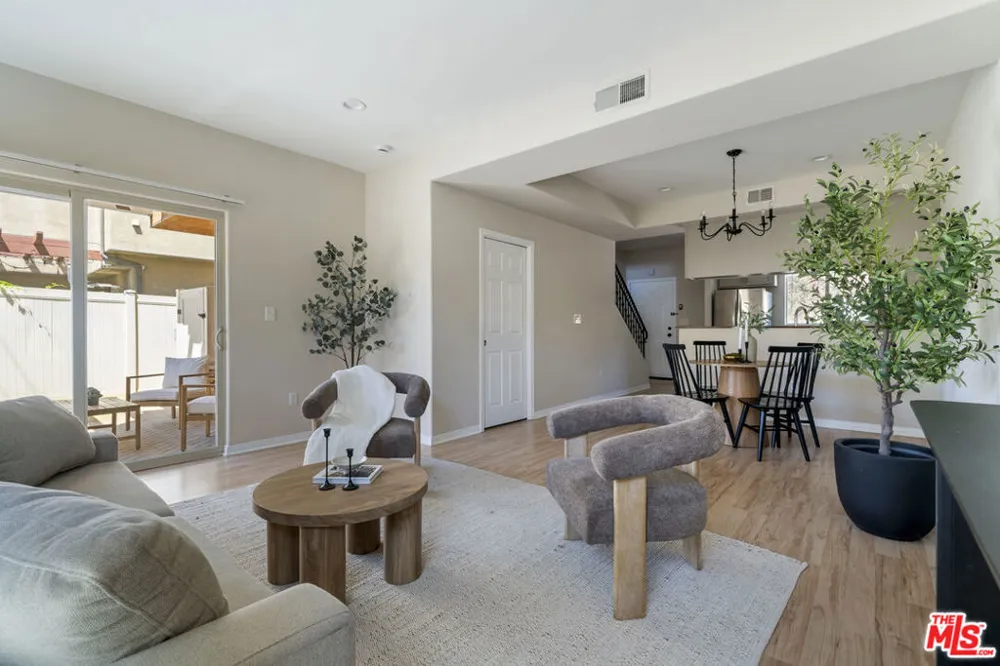14548 Evan Way Van Nuys, CA 91411