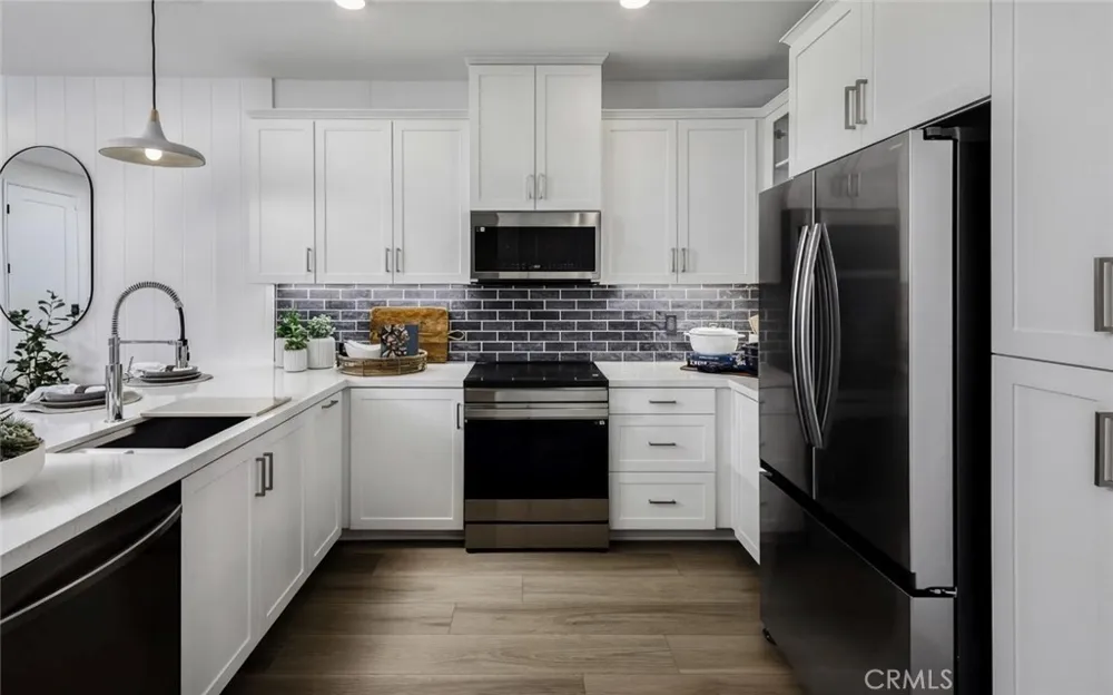 3952 E. BUCKNELL PASEO Ontario, CA 91761