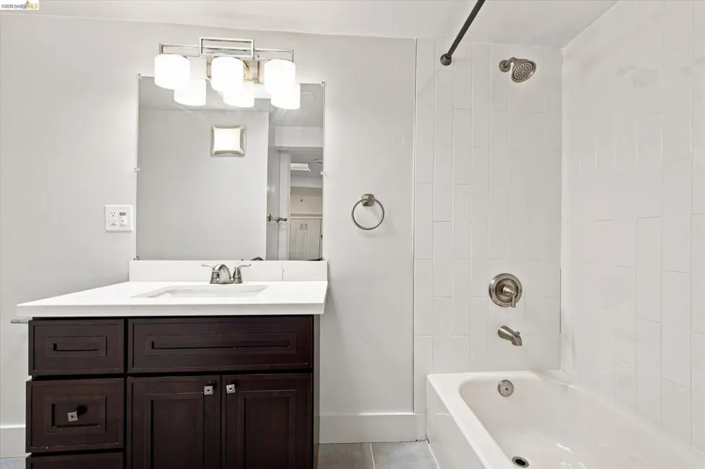 1451 13Th St #1 Oakland, CA 94607