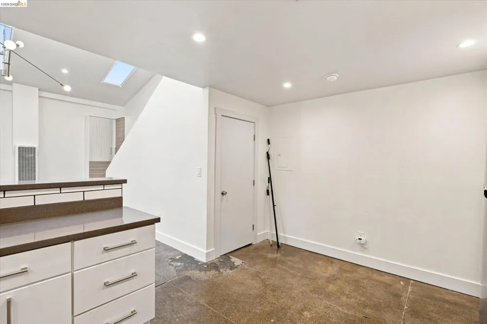 1451 13Th St #1 Oakland, CA 94607