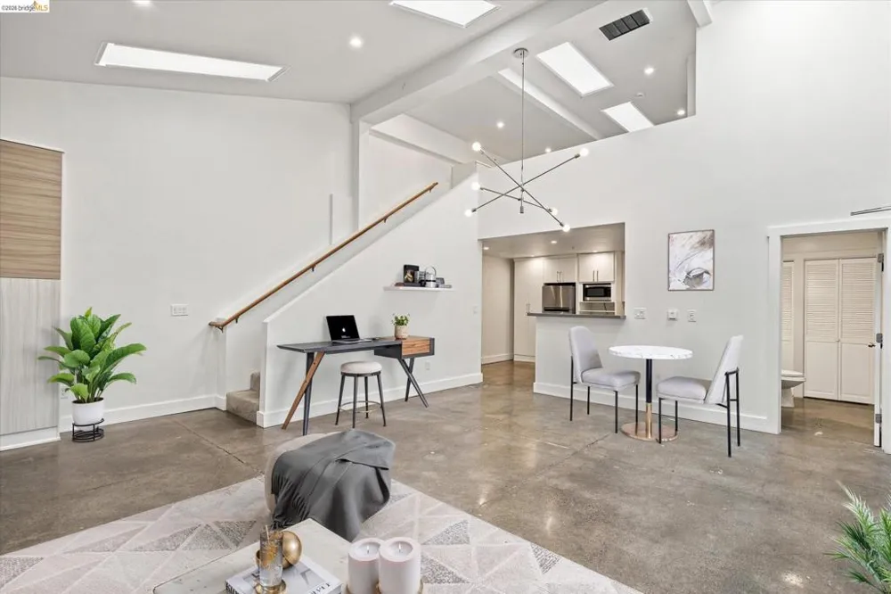 1451 13Th St #1 Oakland, CA 94607