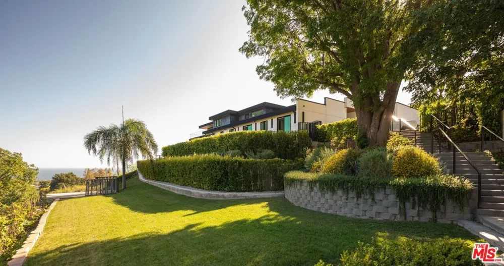 29800 Cuthbert Road Malibu, CA 90265