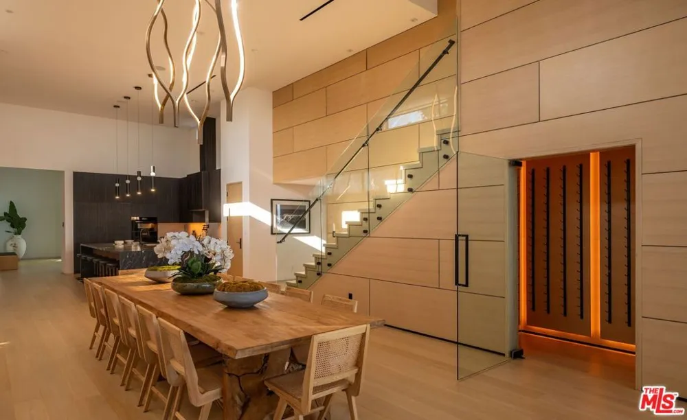 29800 Cuthbert Road Malibu, CA 90265