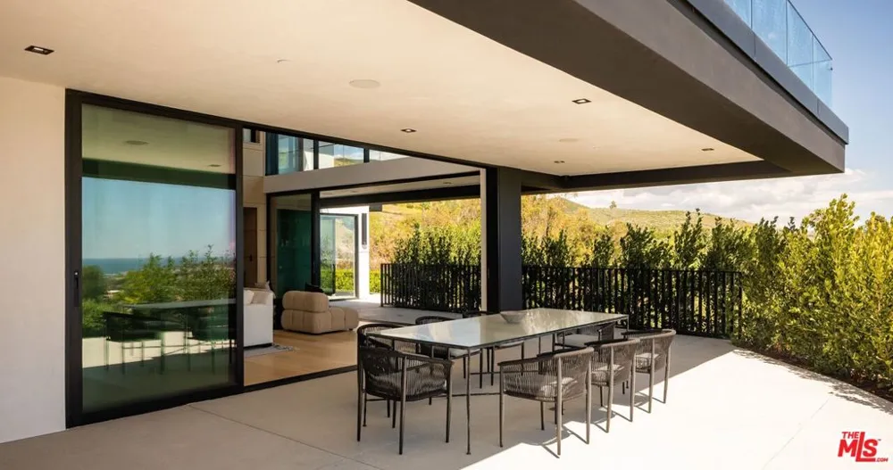 29800 Cuthbert Road Malibu, CA 90265