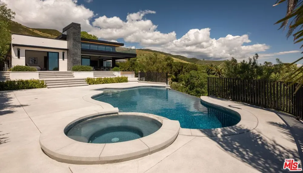 29800 Cuthbert Road Malibu, CA 90265