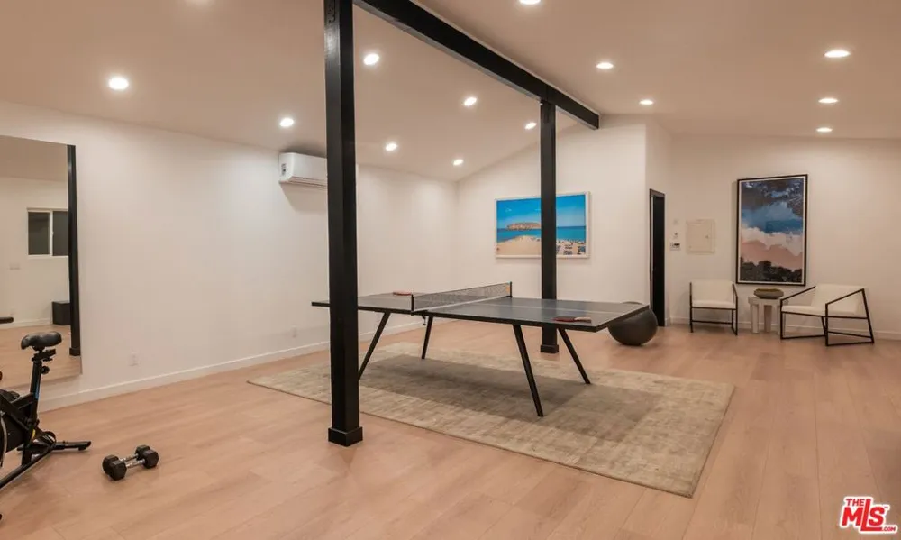 29800 Cuthbert Road Malibu, CA 90265