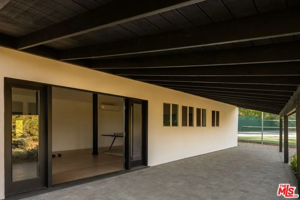 29800 Cuthbert Road Malibu, CA 90265