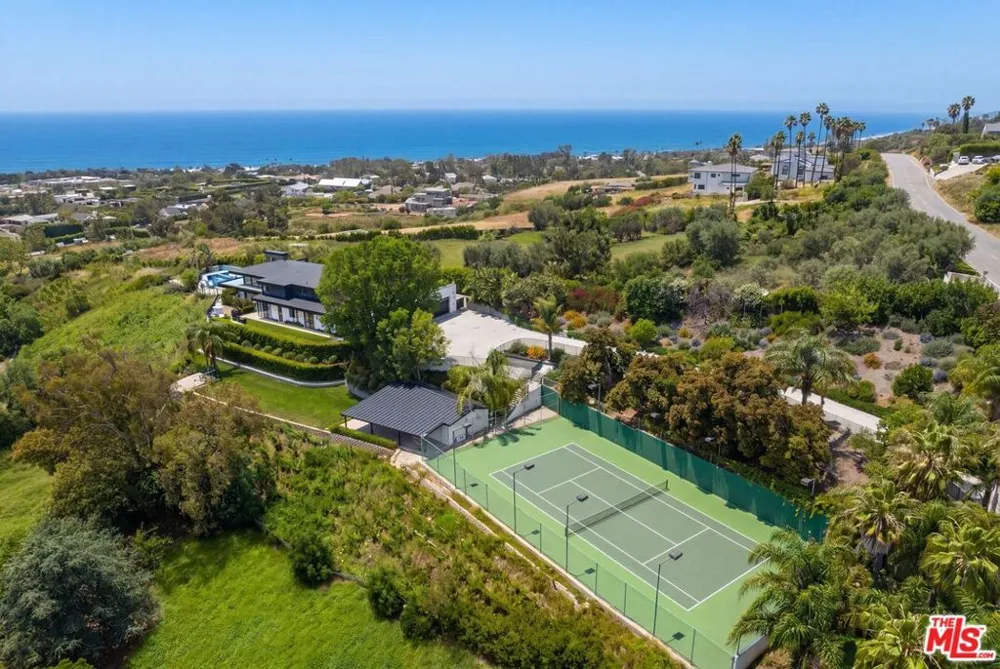 29800 Cuthbert Road Malibu, CA 90265