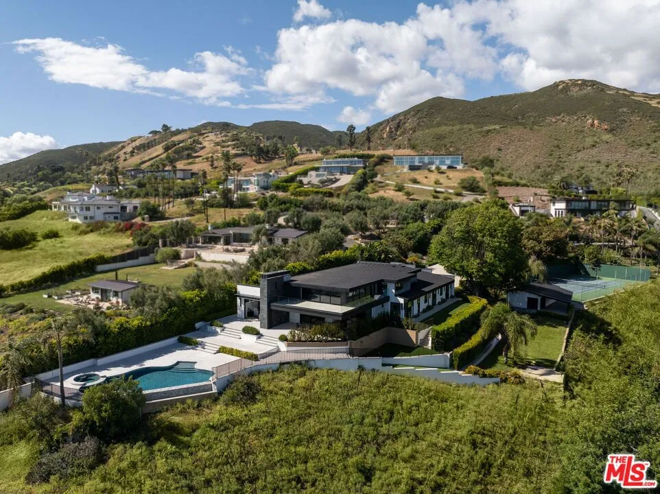 29800 Cuthbert Road Malibu, CA 90265