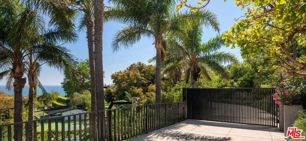 29800 Cuthbert Road Malibu, CA 90265