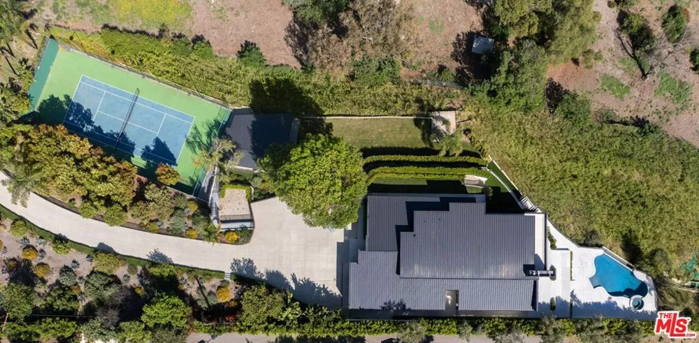 29800 Cuthbert Road Malibu, CA 90265