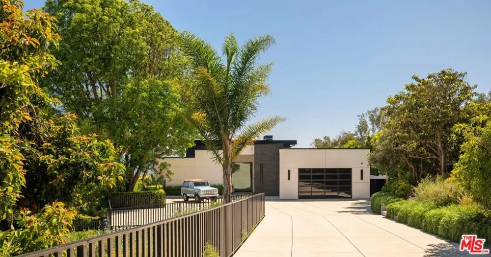 29800 Cuthbert Road Malibu, CA 90265