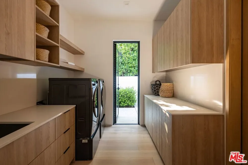 29800 Cuthbert Road Malibu, CA 90265