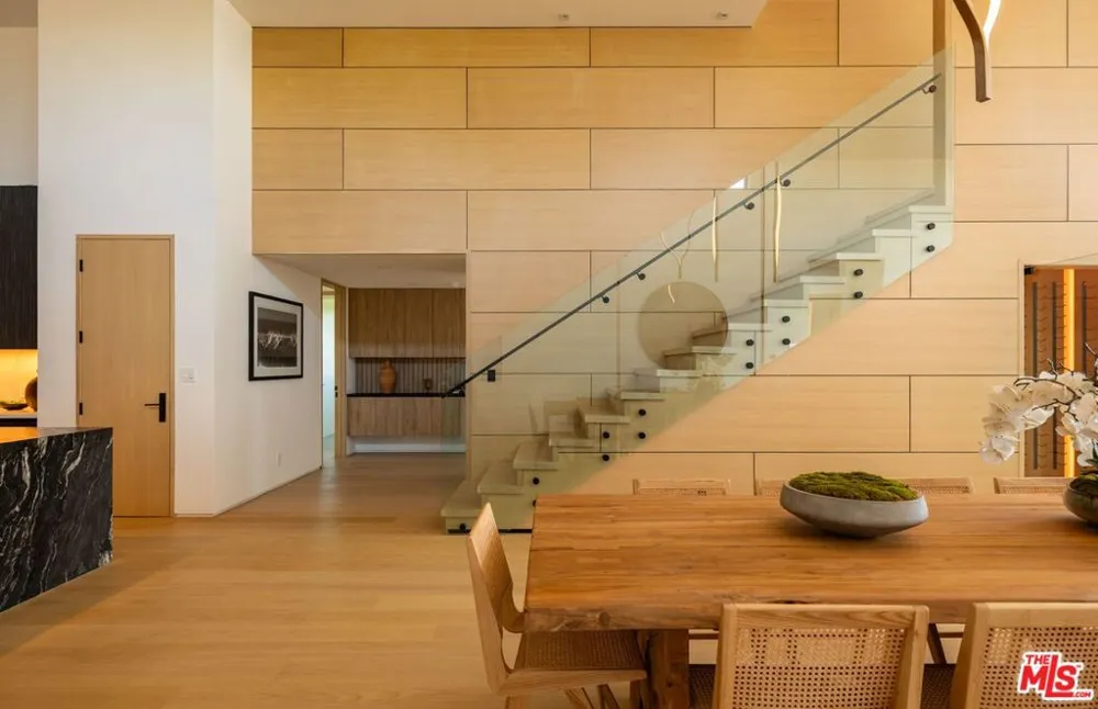 29800 Cuthbert Road Malibu, CA 90265