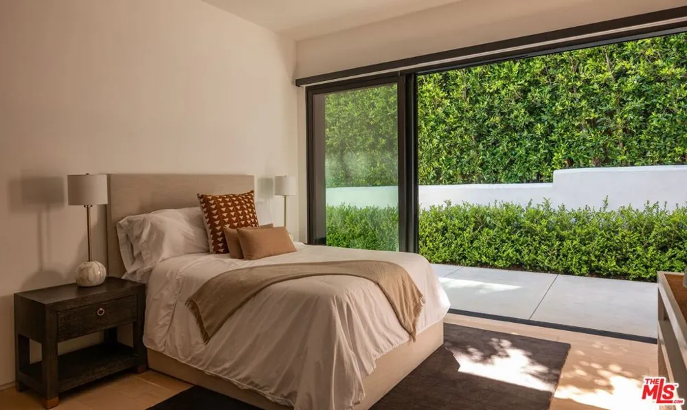 29800 Cuthbert Road Malibu, CA 90265
