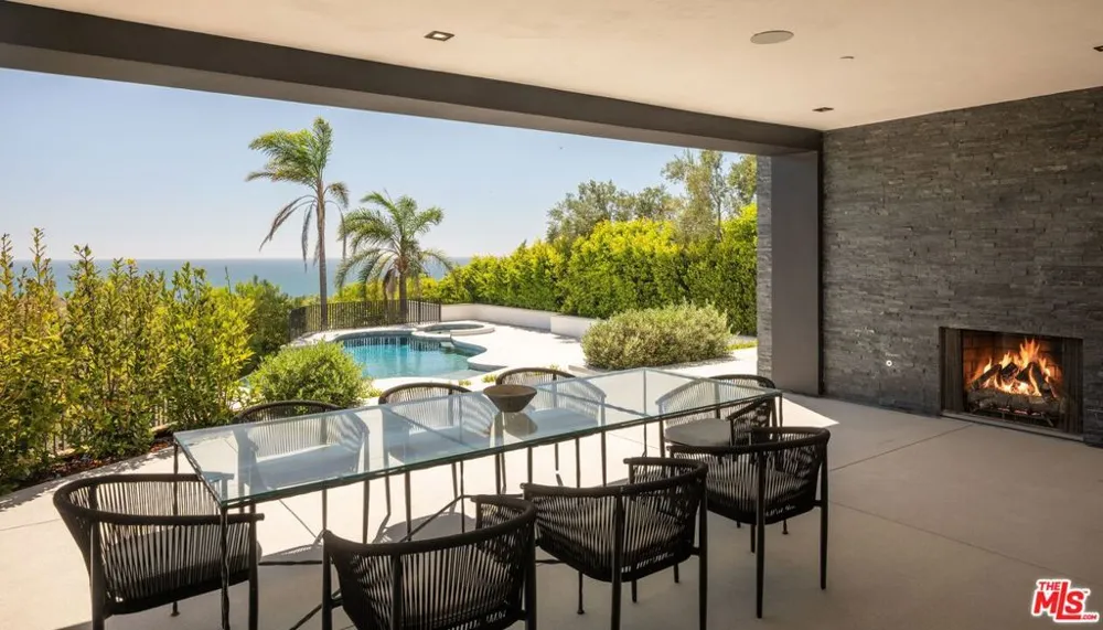 29800 Cuthbert Road Malibu, CA 90265