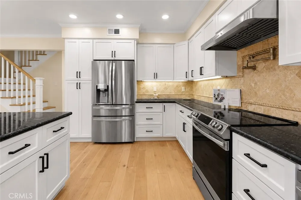 2020 Farrell Redondo Beach, CA 90278