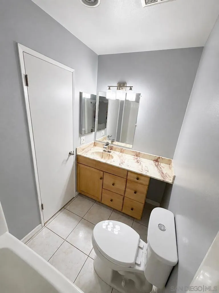 18620 Hatteras #105 Tarzana, CA 91356