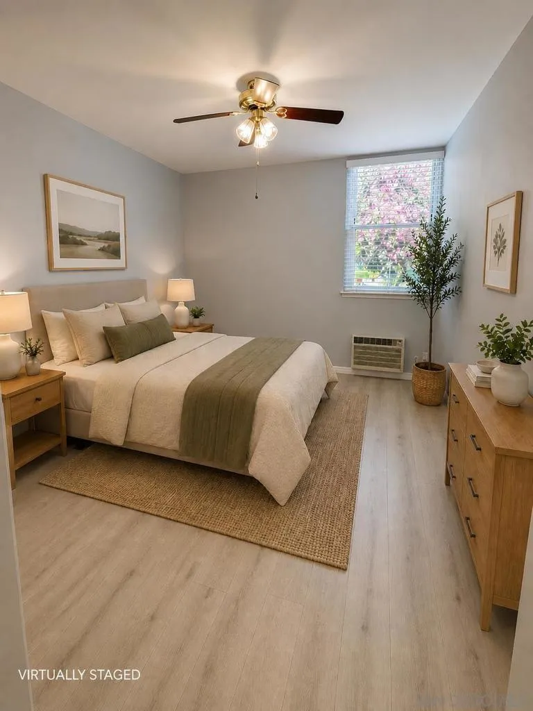 18620 Hatteras #105 Tarzana, CA 91356