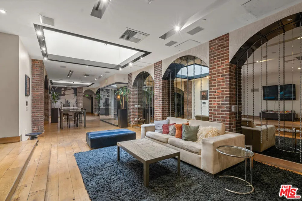 460 S Spring Street #908 Los Angeles, CA 90013