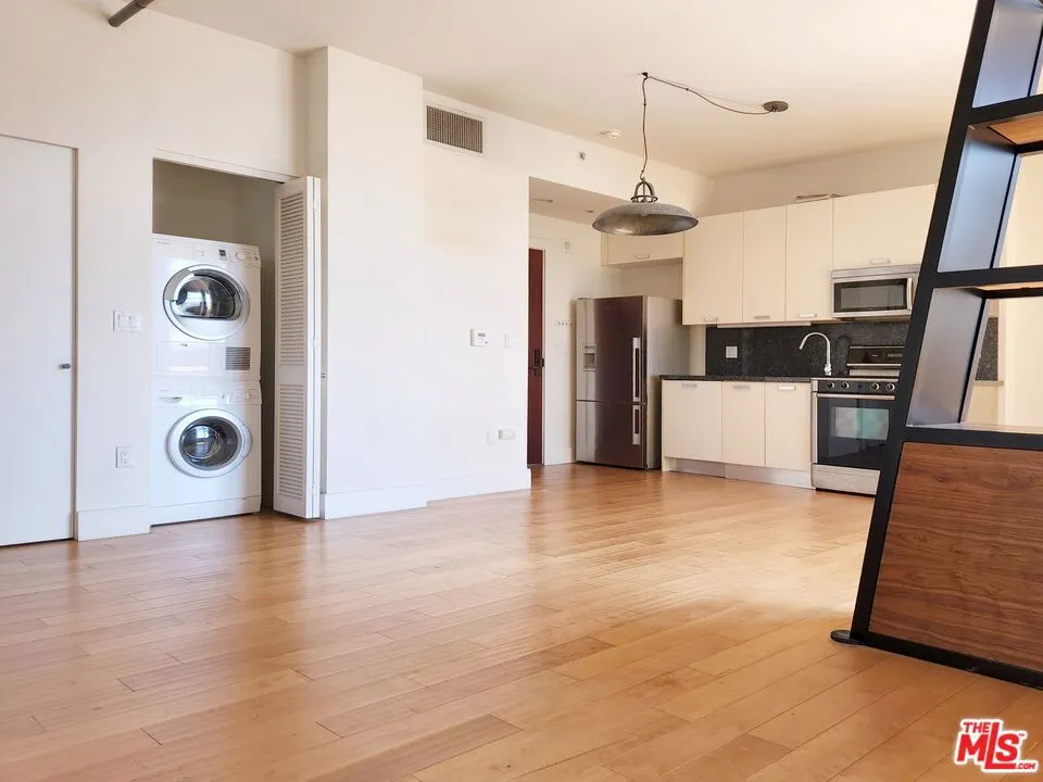 460 S Spring Street #908 Los Angeles, CA 90013
