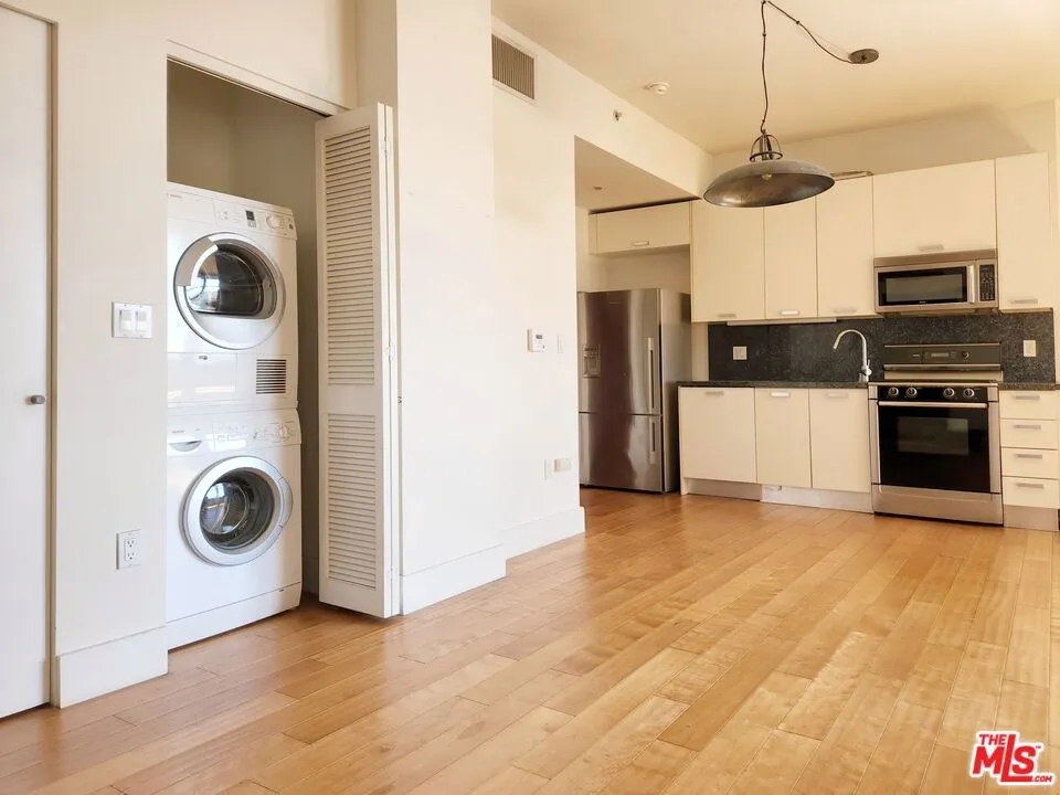 460 S Spring Street #908 Los Angeles, CA 90013