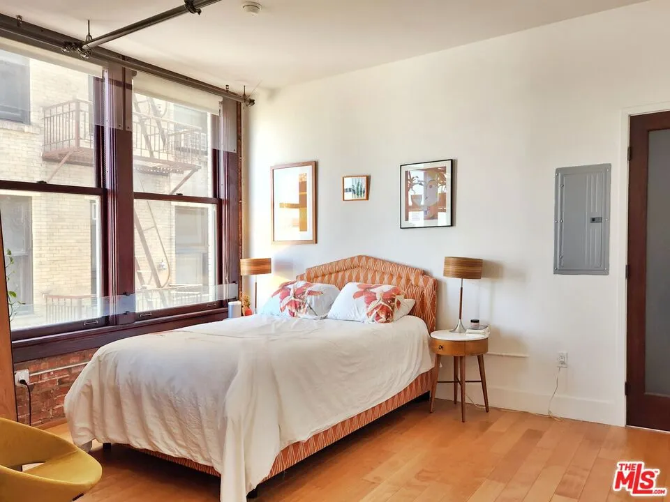 460 S Spring Street #908 Los Angeles, CA 90013