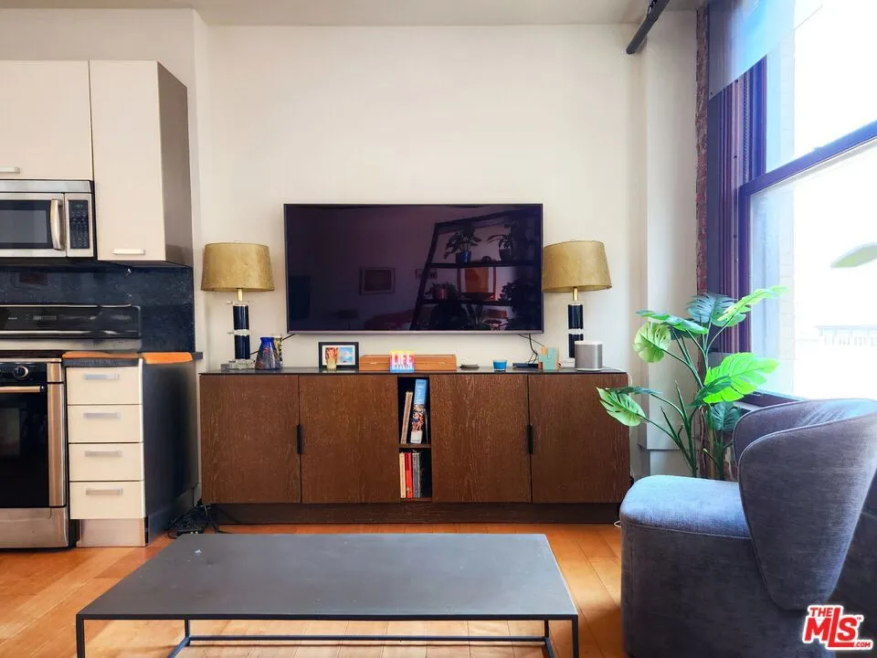 460 S Spring Street #908 Los Angeles, CA 90013