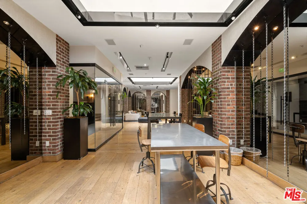 460 S Spring Street #908 Los Angeles, CA 90013