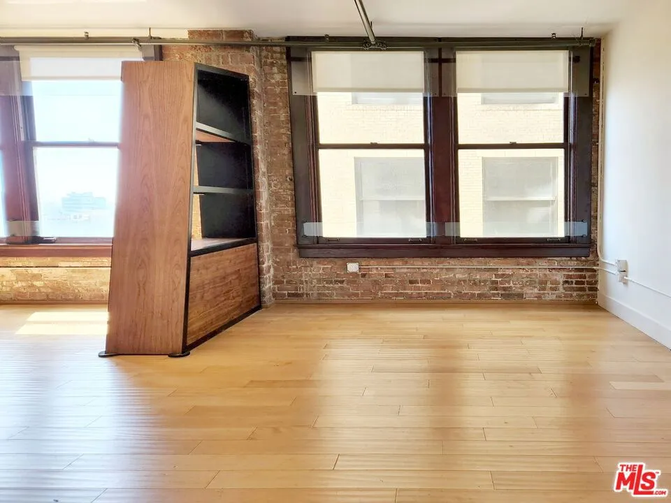460 S Spring Street #908 Los Angeles, CA 90013