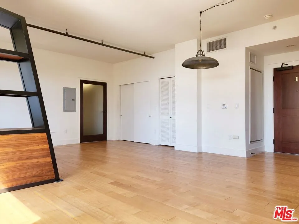 460 S Spring Street #908 Los Angeles, CA 90013