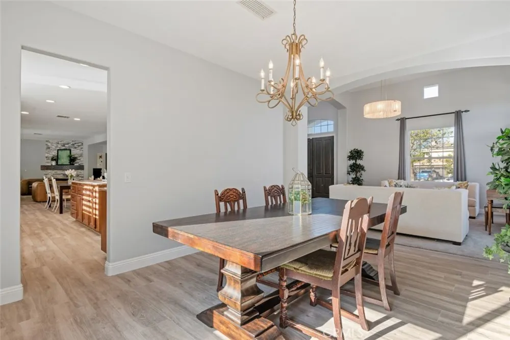 1716 Via Provincia Circle Corona, CA 92881