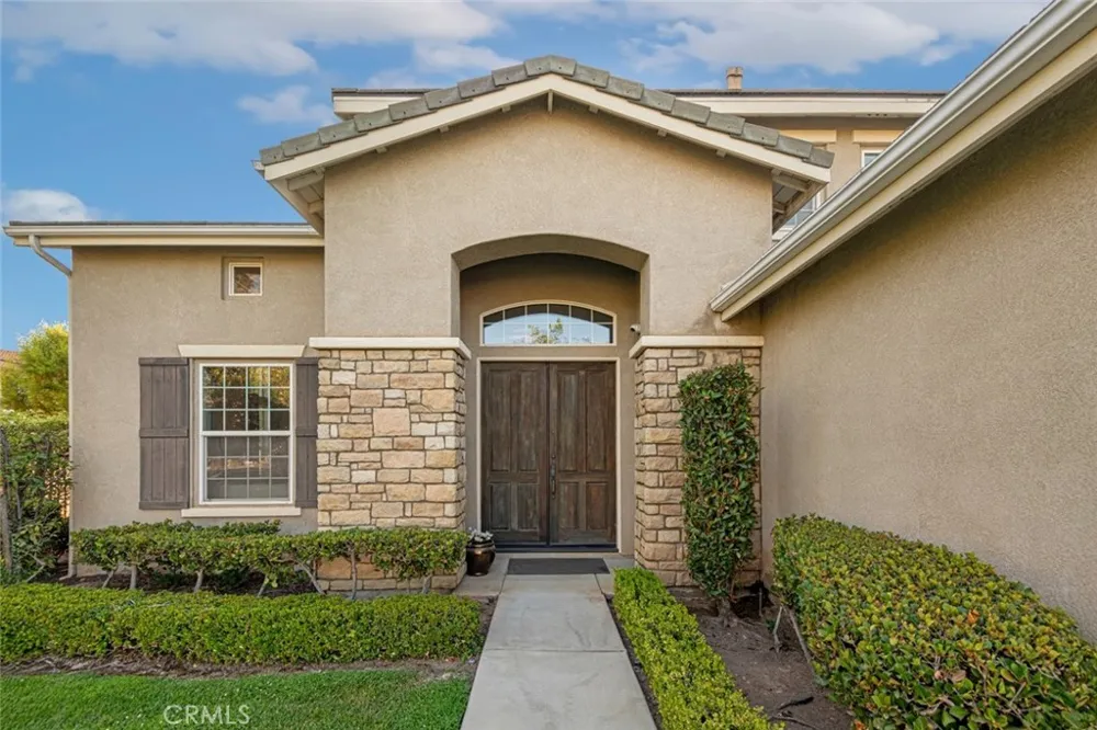 1716 Via Provincia Circle Corona, CA 92881