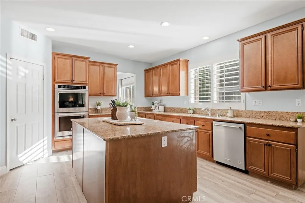 1716 Via Provincia Circle Corona, CA 92881