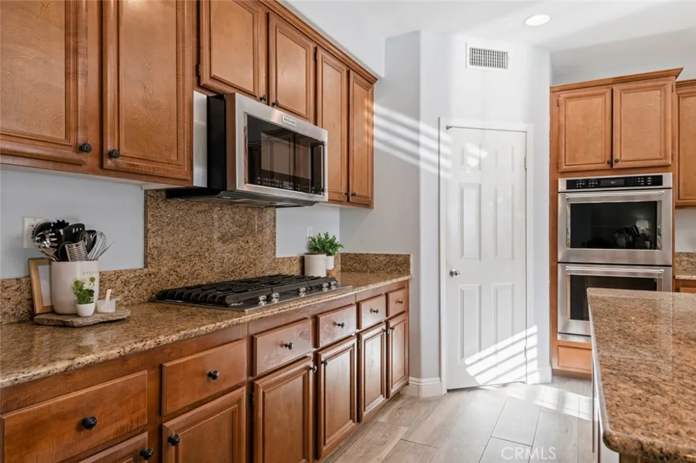 1716 Via Provincia Circle Corona, CA 92881