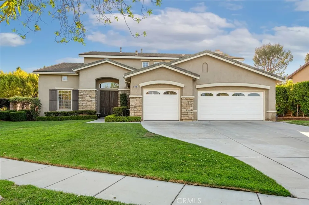 1716 Via Provincia Circle Corona, CA 92881
