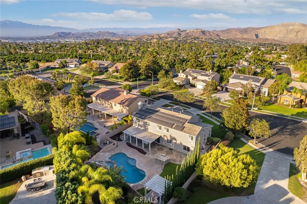 1716 Via Provincia Circle Corona, CA 92881