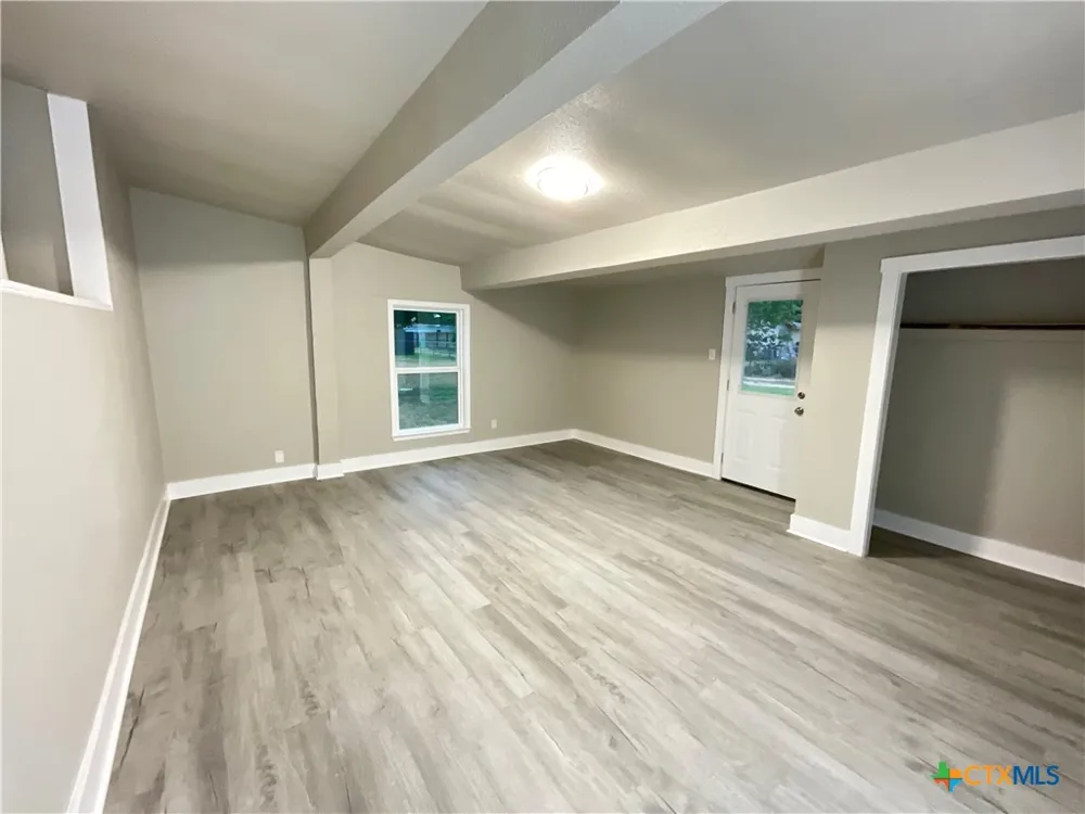 2018 Sherman Street Seguin, TX 78155