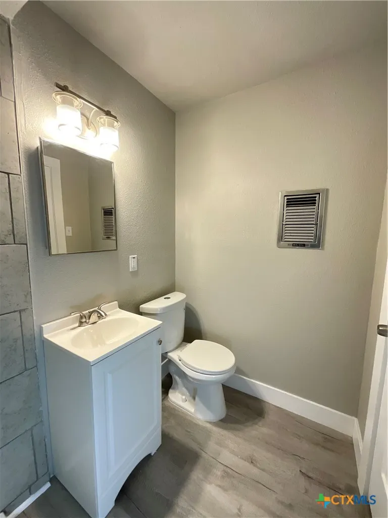 2018 Sherman Street Seguin, TX 78155