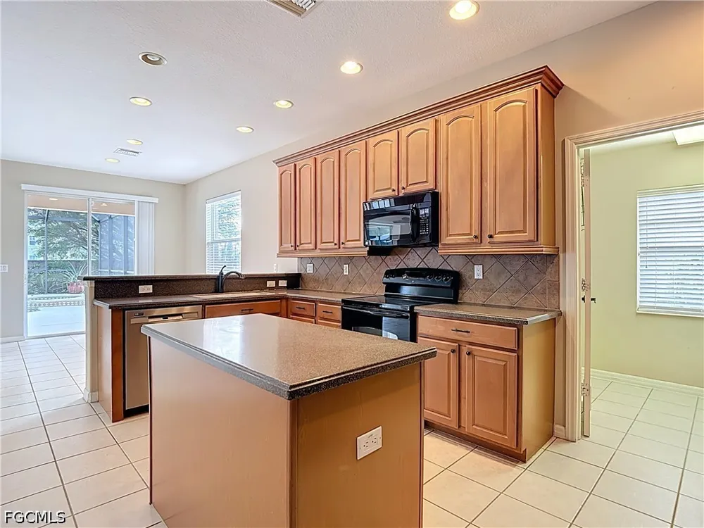 Via Piazza Loop Fort Myers, FL 33905